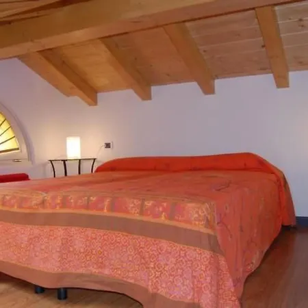 度假居 Rustikales Haus In Ruhiger Lage Mit Seesicht By Interhome Pianello Del Lario