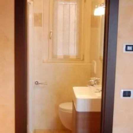 Prázdninový dům Rustikales Haus In Ruhiger Lage Mit Seesicht By Interhome Pianello Del Lario